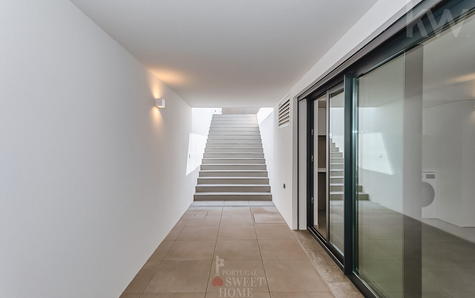 Terrace for clothesline and access to the garden on the 1st floor