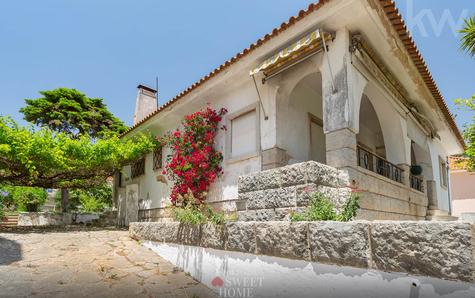 Parede, Cascais - Moradia T5 em terreno de 1065 m2 para investimento