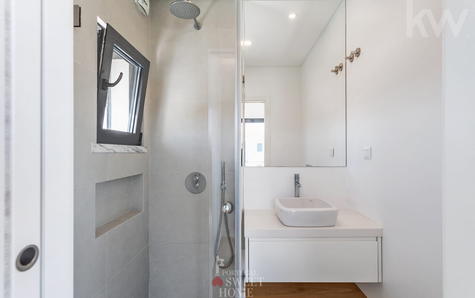 Uma das 1 das 5 casas de banho da casa