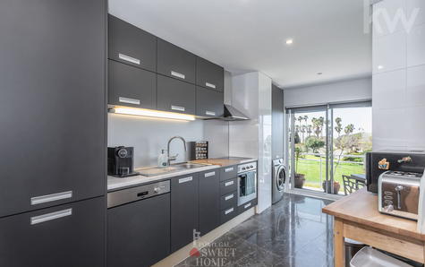 Kitchen measuring 14.2 m2, pantry and balcony.