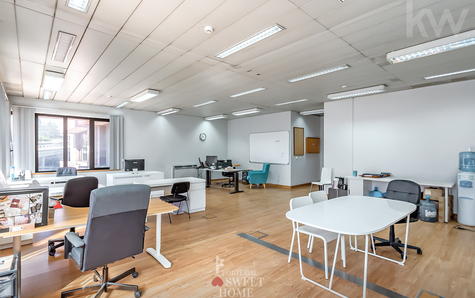 Open Office with 73 m2