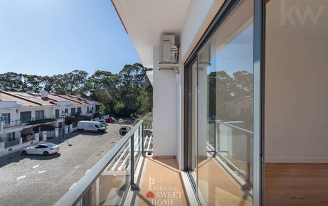 Varanda com vista para a frente da casa