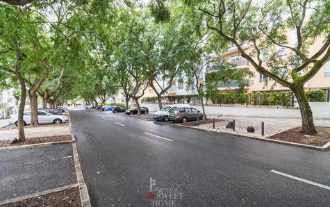 José Januário do Sacramento Street, in the Varandas de Queijas condominium.