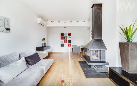 Sala de Estar com 24 m2 com Lareira