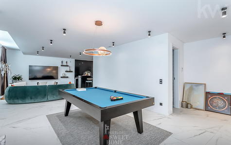 Salão de jogos em open space na cave