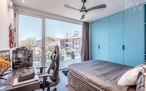 Suite no 2º piso com terraço privativo