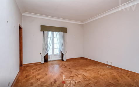 Sala no piso térreo