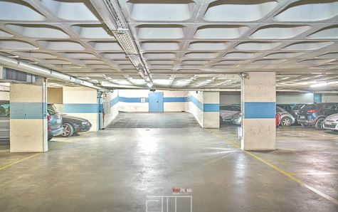 Garagem com espaço para 4 viaturas