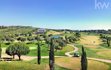 Vista do campo de golf com 9 buracos